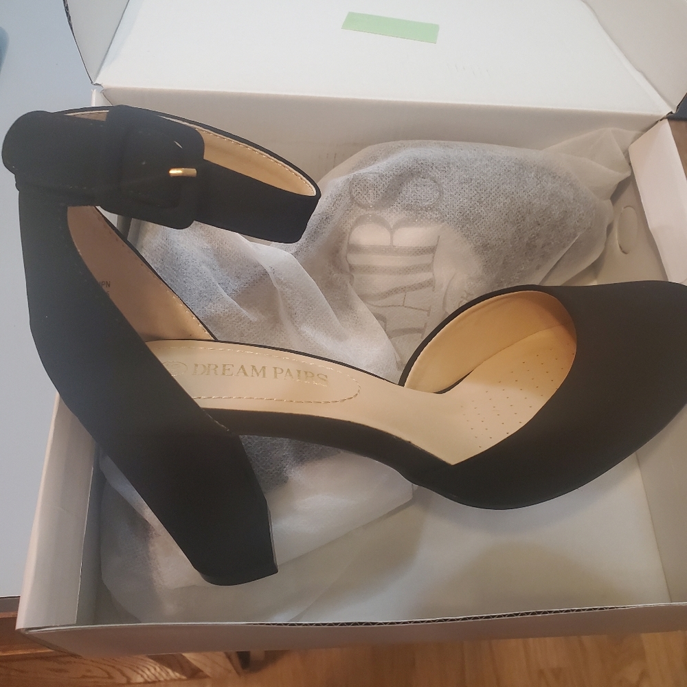 Women's Black Closed Toe Chunky Heels